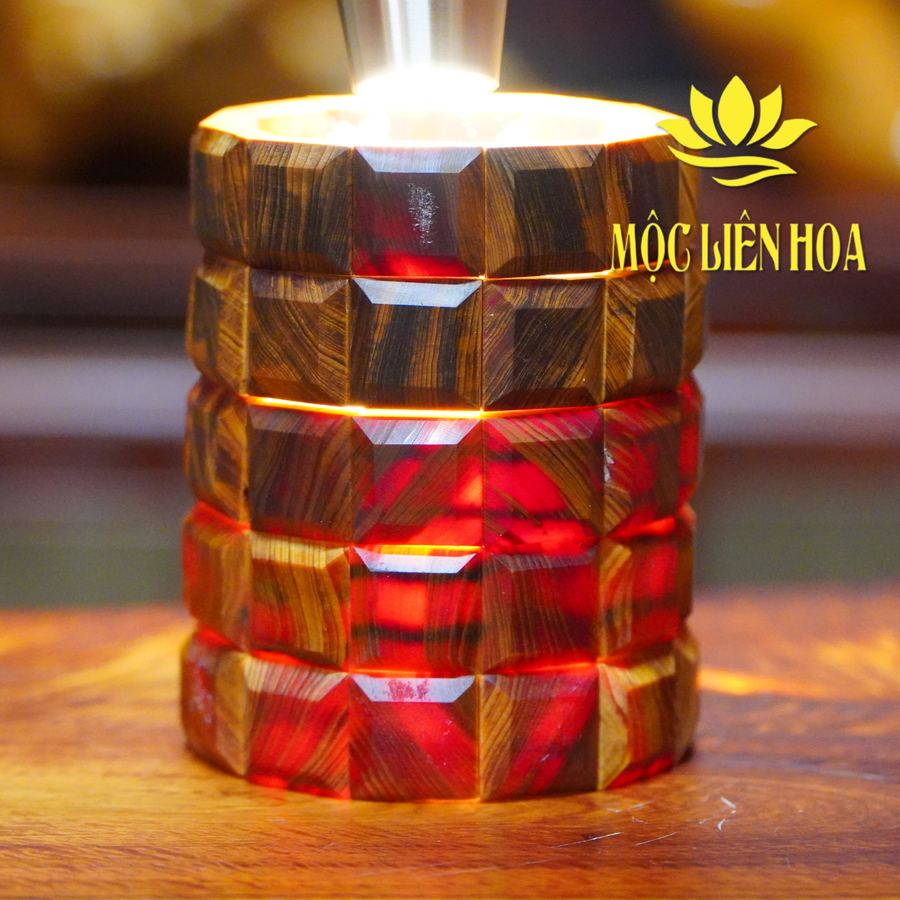 Vòng tay Hoàng Đàn Tuyết Lạng Sơn ,Thấu Quang -Chìm Nước , Thơm Ngọt - vuông VHD25