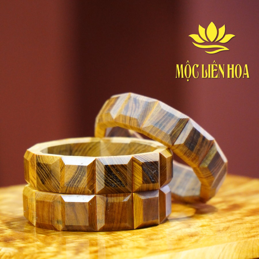 Hoàng Đàn (Cận Chìm) Thấu Quang- thơm ngọt- bản lách vuông [VHD04]