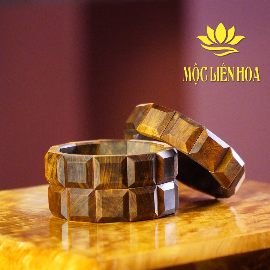 Hoàng Đàn Gỗ già- Chìm - Đặc Dầu thơm bền mùi [VHD07]