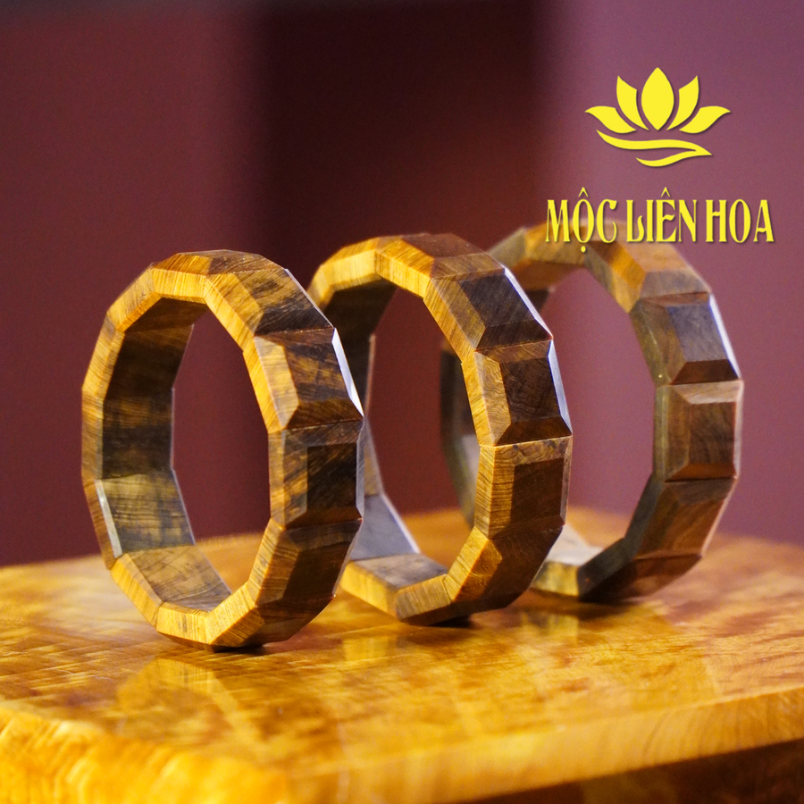 Hoàng Đàn Gỗ già- Chìm - Đặc Dầu thơm bền mùi [VHD07]