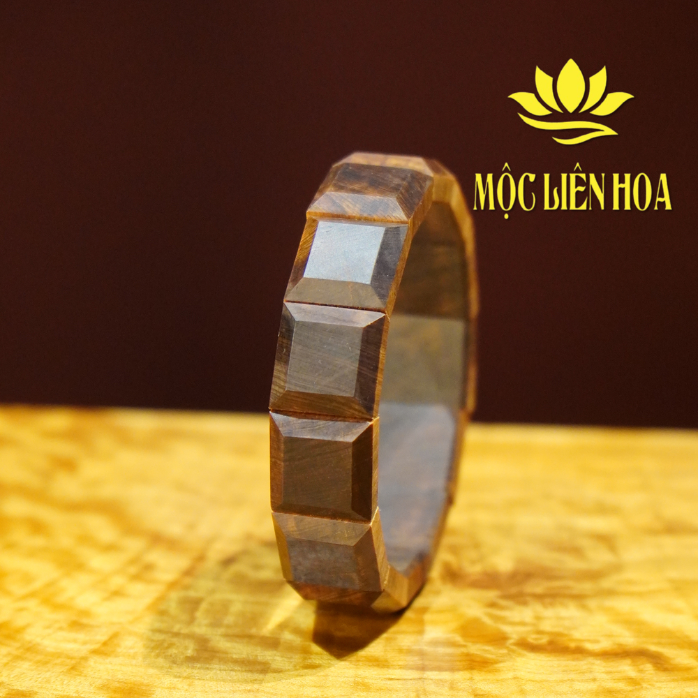 Vòng Tay Hắc Hoàng Đàn Chìm Nước , Thơm Ngọt Vuông 18x18mm - [VHD03]